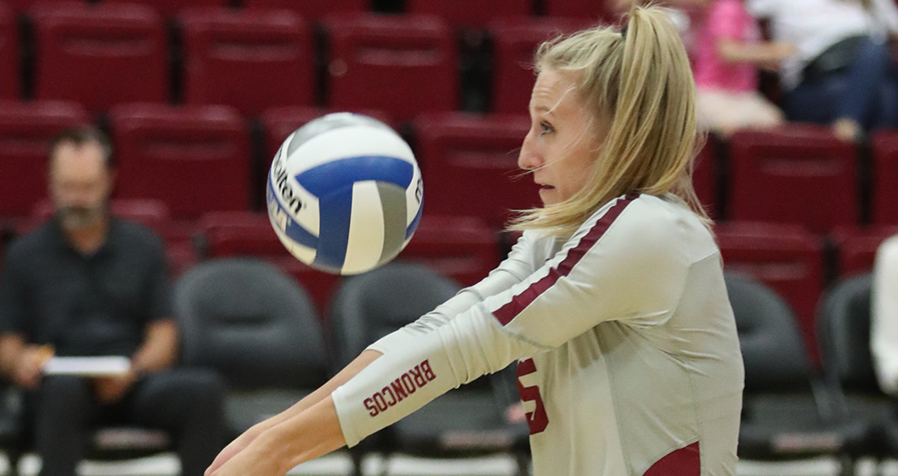 Allison Kantor had her fifth double-double in 15 matches this season on Saturday afternoon.