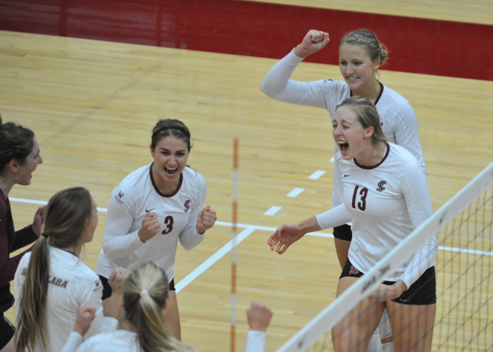 Volleyball Hosts BYU on Sat., Oct. 29 at 1 pm in the Leavey Center