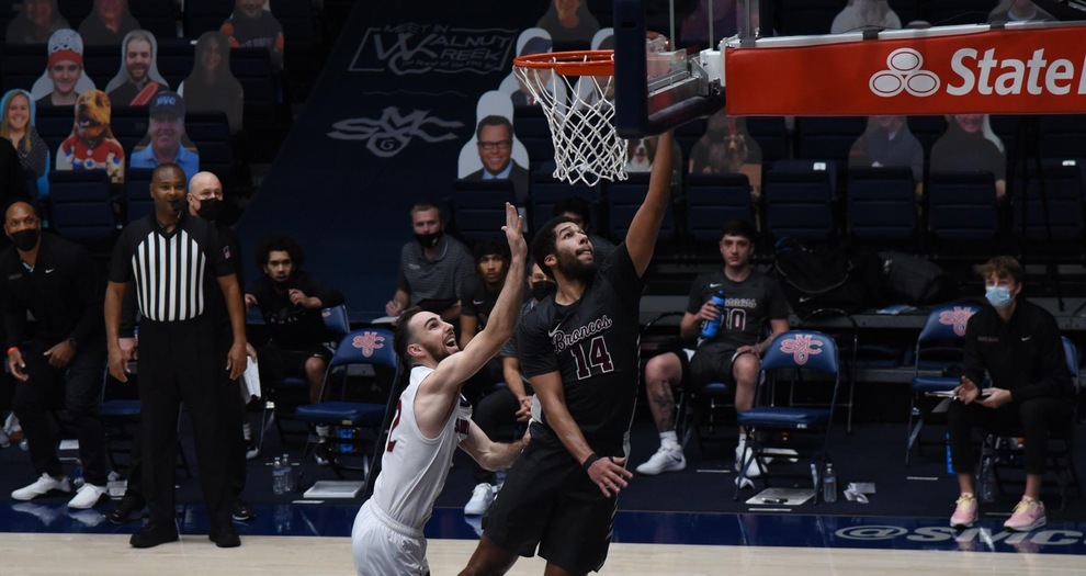 Men’s Basketball Wins West Coast Conference Opener in Thrilling Fashion