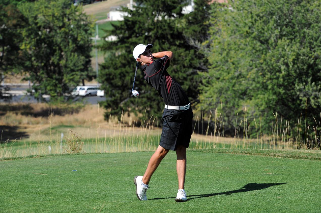 Men’s Golf Three Shots Back After First Round Of WCC Championship