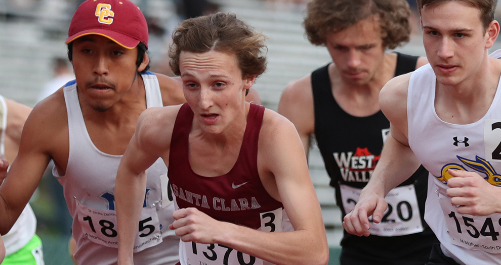 Zach Litoff's 9:01.46 is the second-fastest 3,000-meter steeplechase time in program history.
