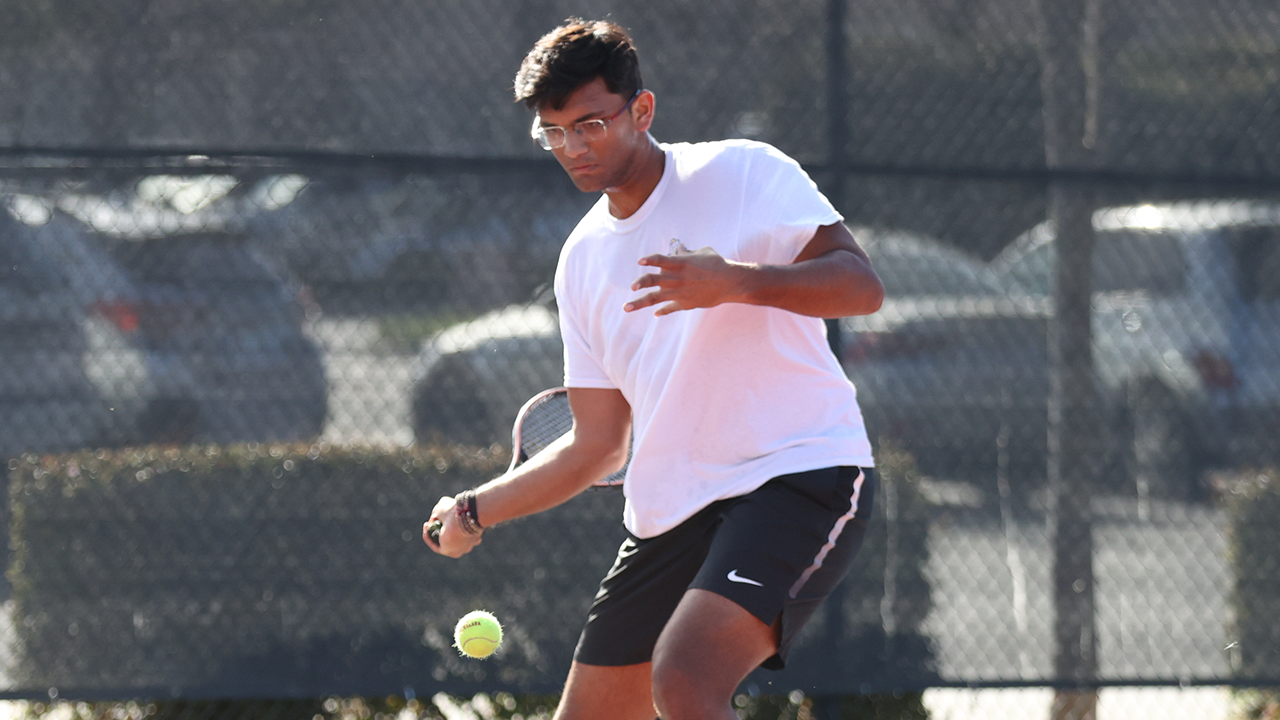 Men's Tennis Closes Out Fall Season with Three Singles Wins