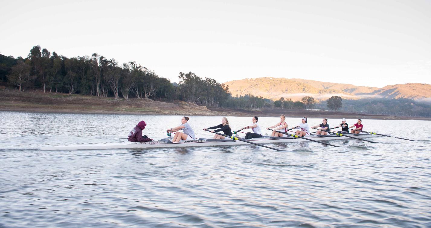 Women's Rowing Has Successful Showing at Davis
