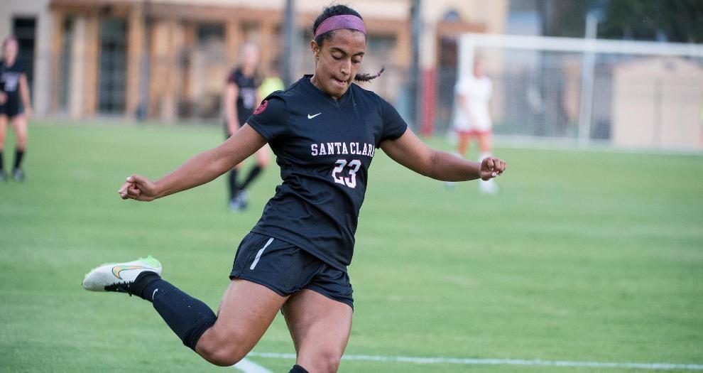 Women's Soccer Hosts Red and White Scrimmage Friday