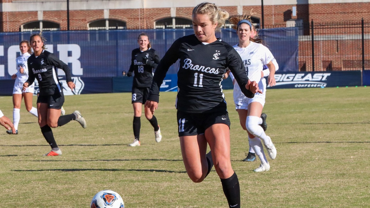 Women's Soccer Beats Georgetown in Overtime in NCAA Second Round