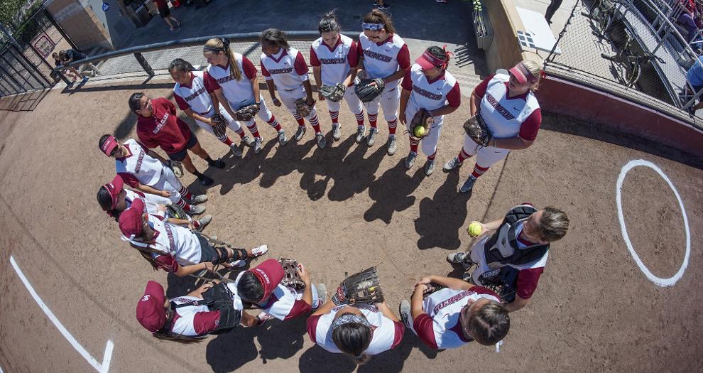 Softball Swept by San Diego in Saturday Doubleheader
