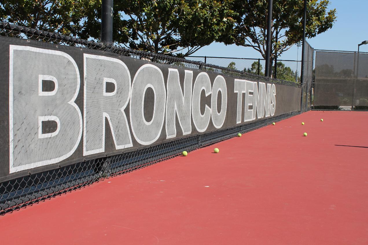 Women’s Tennis Picks Up Two Singles Wins And A Doubles Win On Saturday