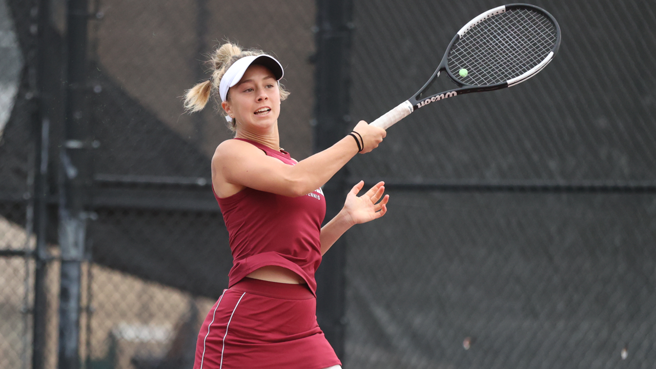 Women's Tennis Pick Up Two Wins at First Day of Cal Winter Invitational