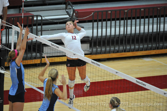 Broncos Fall to LMU on Senior Night for Volleyball