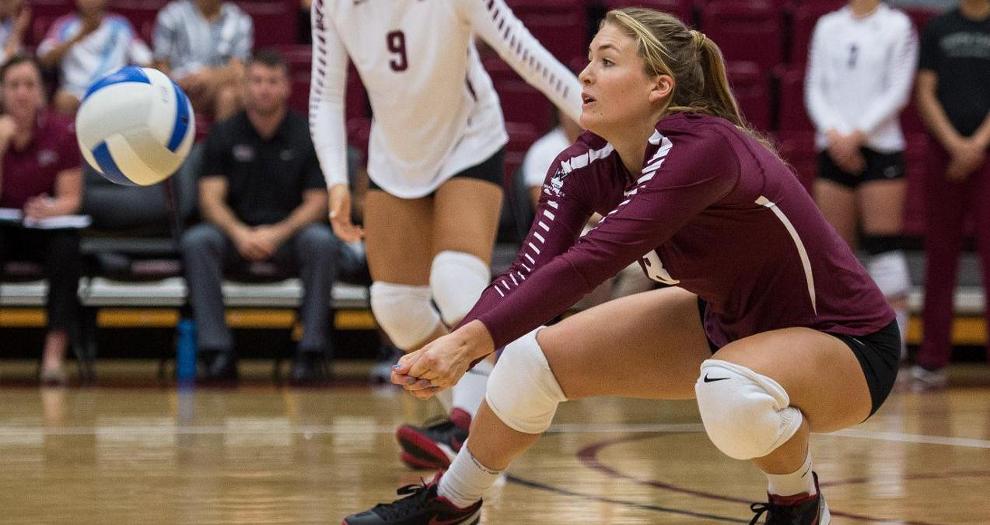 Volleyball Sweeps UC Riverside to Round out Santa Clara Tournament