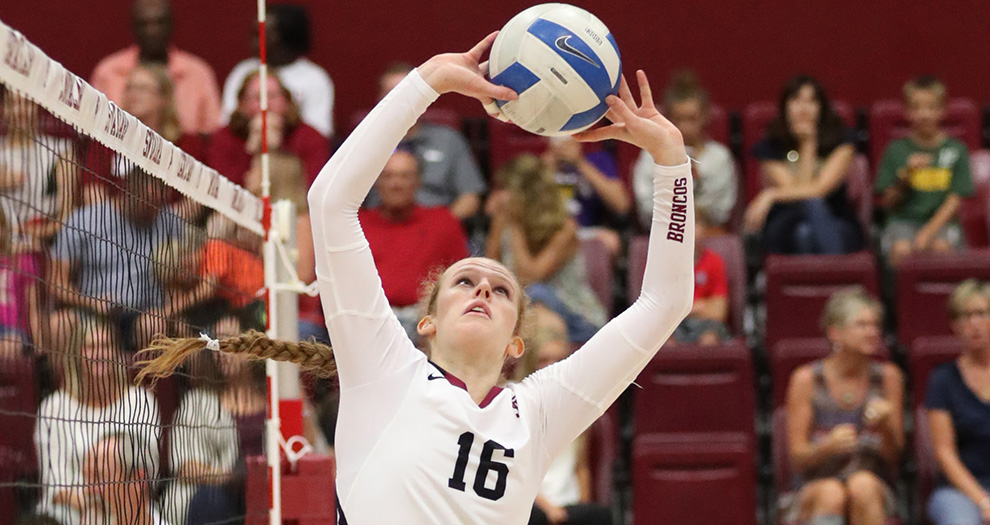 Jones’ Career Performance Leads Volleyball Past Portland in Five Sets
