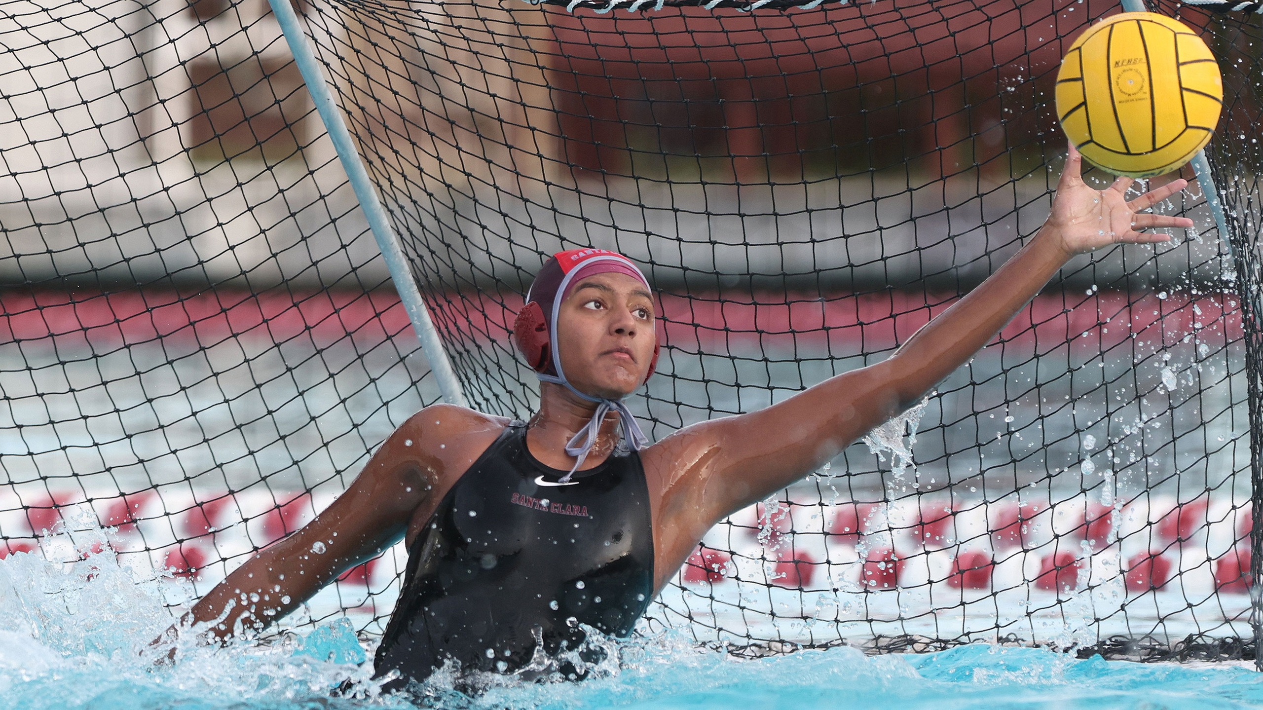 Women's Water Polo Battles Concordia on the Road