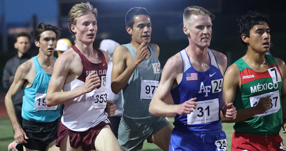 Jack Davidson took fifth place in a 5,000-meter field of 227 runners at the Mike Fanelli Track Classic.