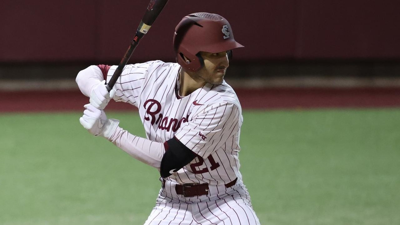 Baseball Overcomes Early Deficit in Win Over Saint Mary's