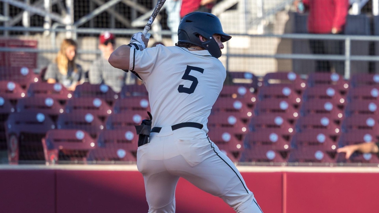 Baseball Clinches Spot in WCC Tournament in Walkoff Fashion