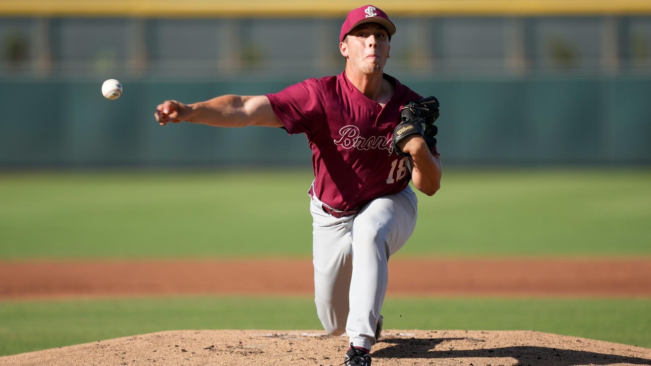 Baseball Stays Hot in Win Over Saint Mary's En Route to WCC Championship