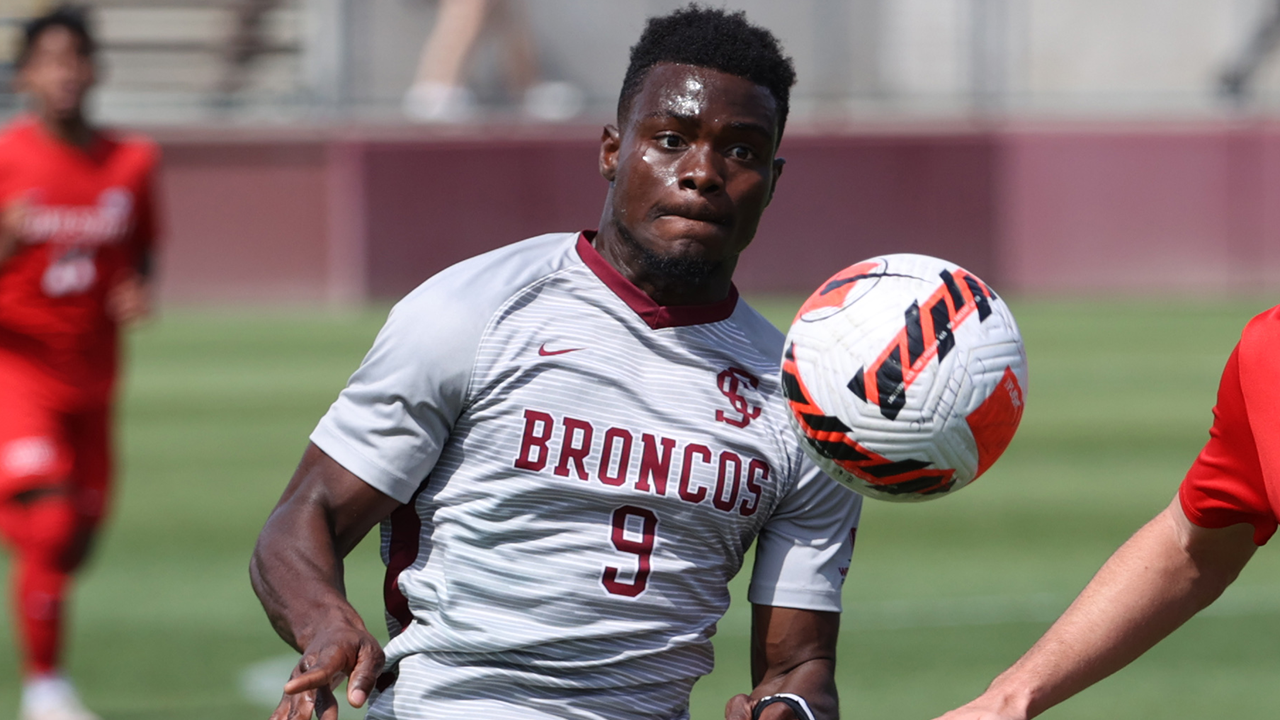 Late Goal Lifts No. 22 Men’s Soccer Over Cal Poly in Exhibition Finale