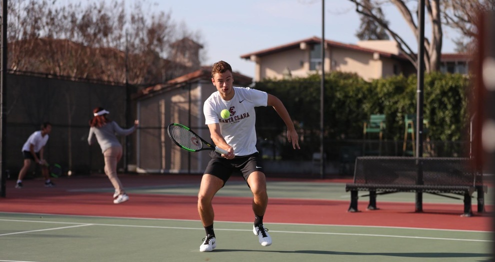 Men’s Tennis Sweeps Marquette, 7-0, on Sunday