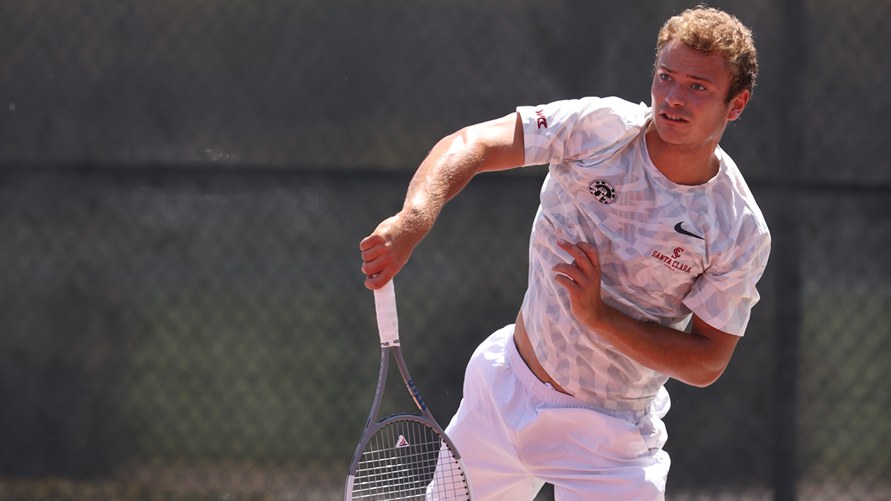 Men’s Tennis Trio Ousted in Opening Rounds at Super Regionals on Friday