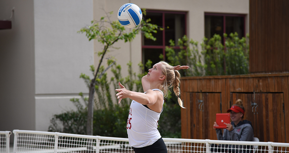 Michelle Gajdka paired with Liliana Light for a three-set dual victory over San Francisco on Saturday.
