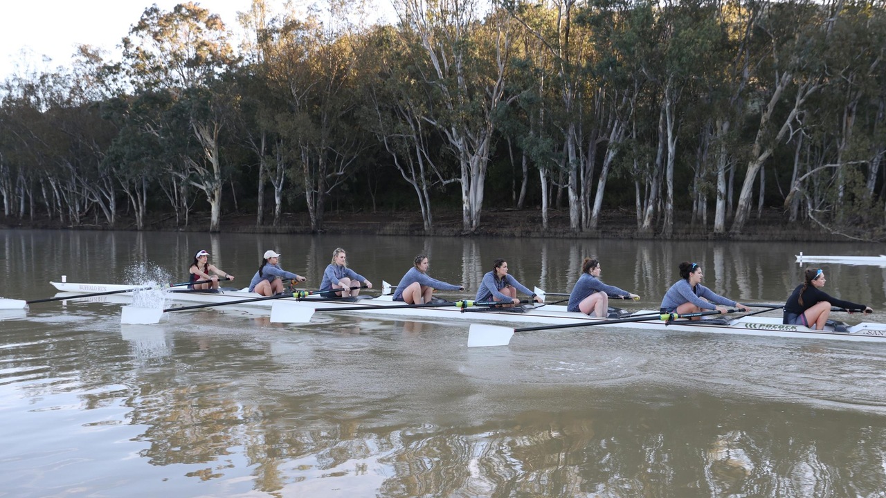 Women's Rowing Opens Season With Scrimmage Against Saint Mary's and UC Davis