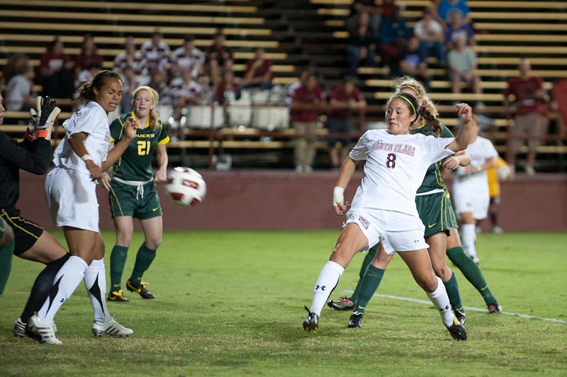 Margueritte Aozasa's second goal against Oregon (Photo by widgic.com)