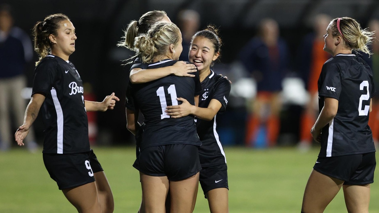 Women's Soccer Dominates No. 3 Pepperdine in 4-0 Victory