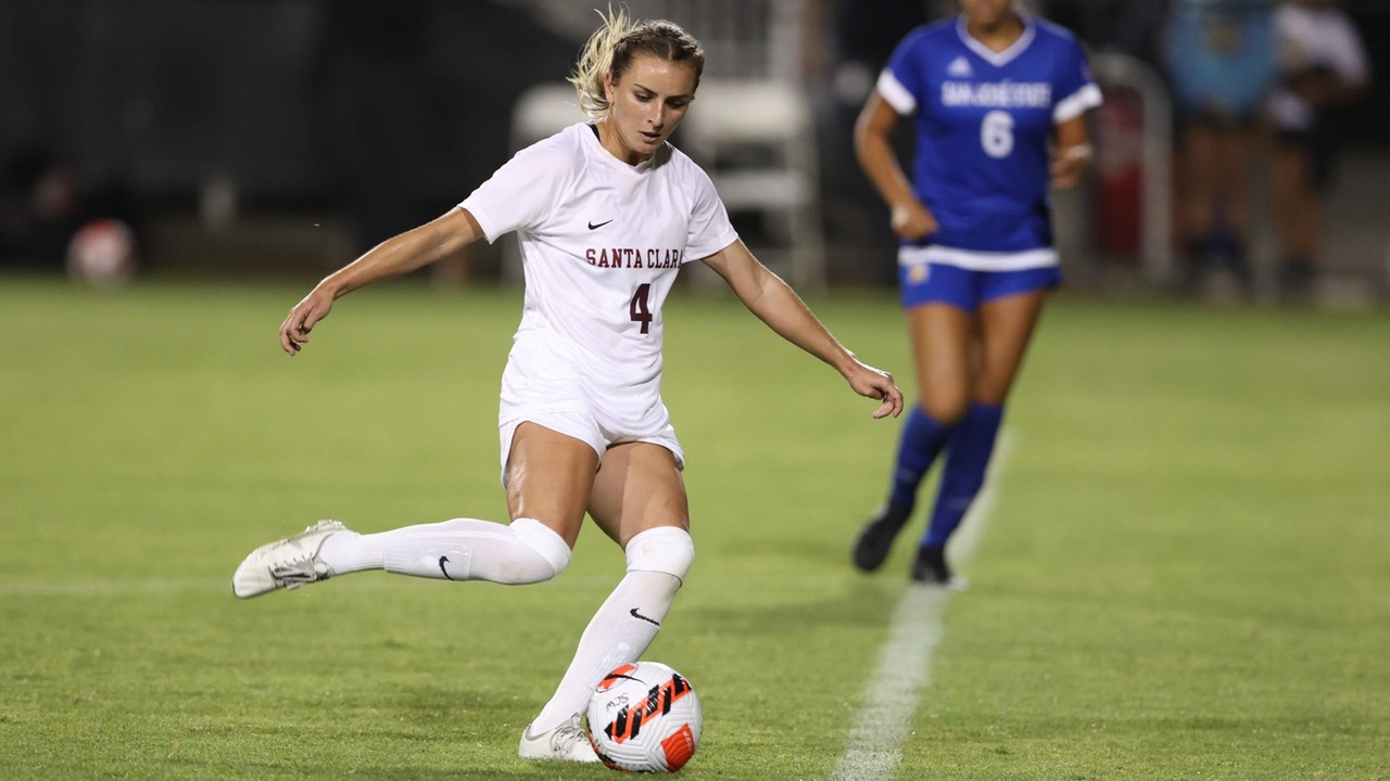 No. 2 Women's Soccer Off to Cal for Sunday Showdown