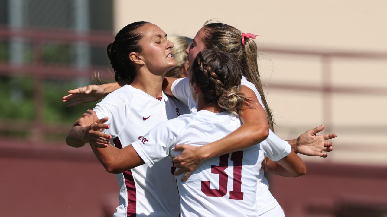 Conference Play Opens With Commanding Win Over Pacific for Women's Soccer