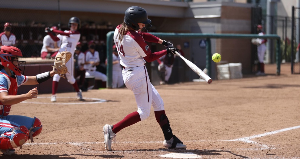 Softball Earns Split With LMU to Open West Coast Conference Play
