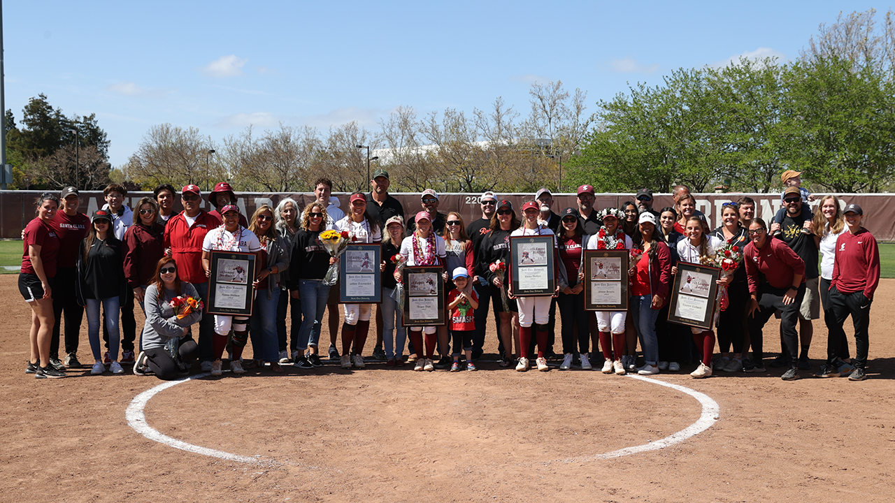 Softball Unable to Hold Onto Late Lead on Senior Day