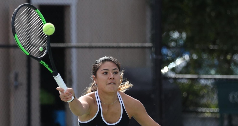 Women’s Tennis Falls to Hawaii, 6-1 on Thursday