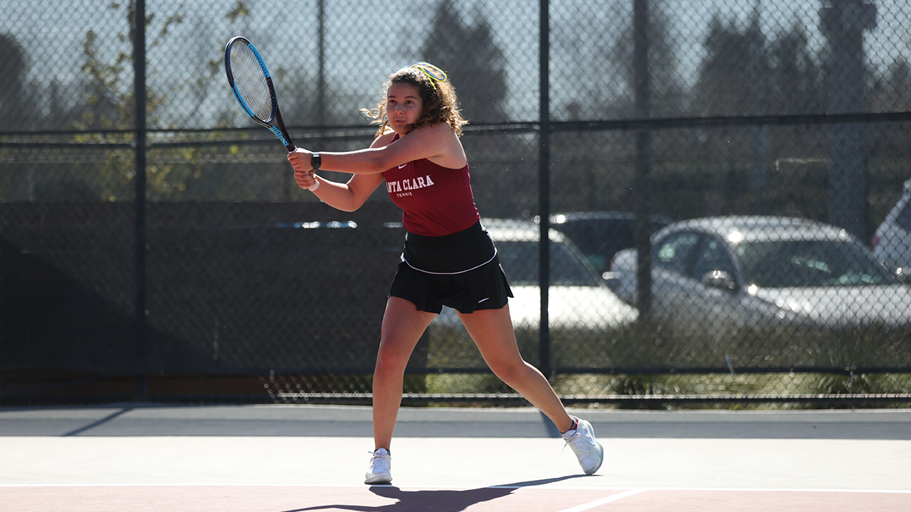 Women's Tennis Resumes WCC Play at Saint Mary's on Sunday