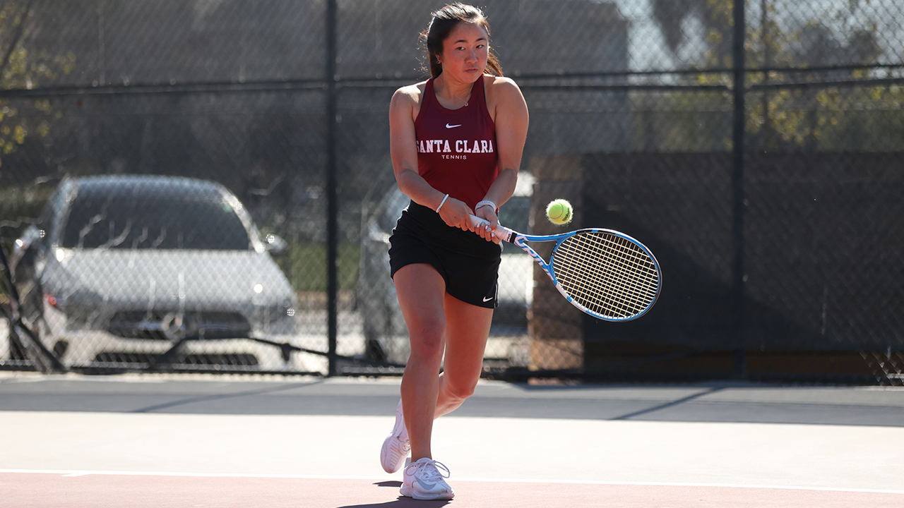 Two Broncos Advance to Semis of Women's Tennis Consolation Bracket at Call Invite
