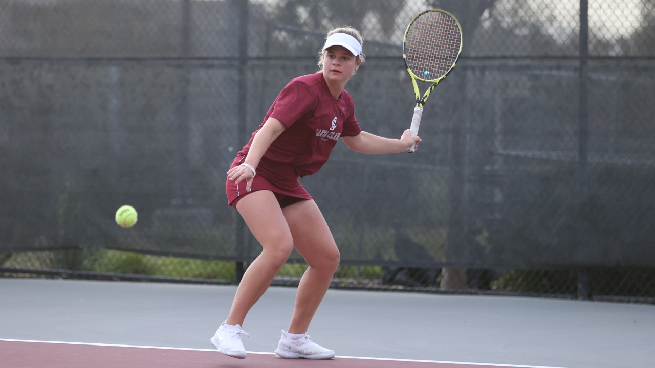 Two Women's Tennis Players Advance at the Saint Mary's Fall Invitational