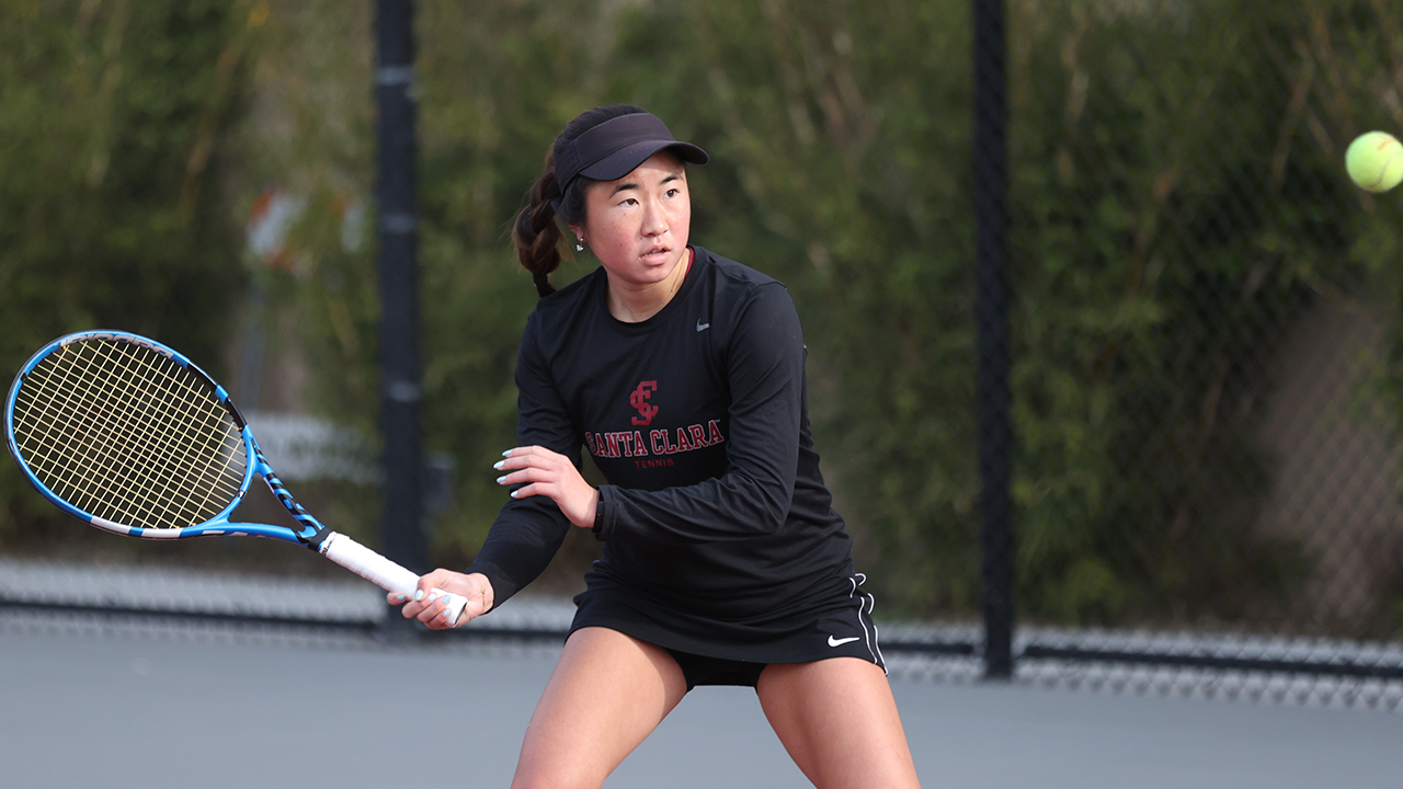 Feng's Run at Women's Tennis SMC Fall Invitational Ends in the Semfinals