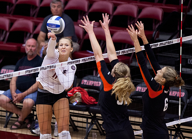 Volleyball Falls in Five To Undefeated Pacific Team At Stanford Invite