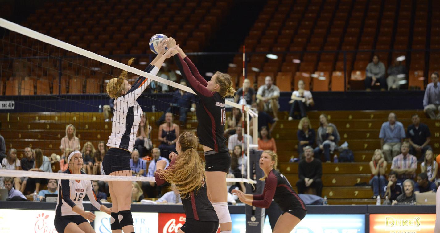 Volleyball Opens WCC Play With 3-1 Win at Pepperdine
