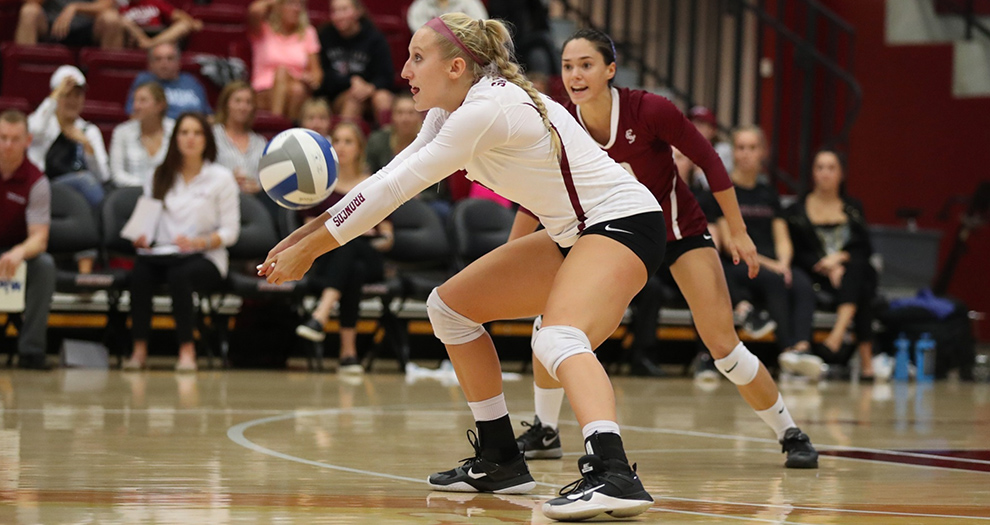 Allison Kantor (13 kills, 10 digs) registered her fifth double-double in six matches on Saturday afternoon.