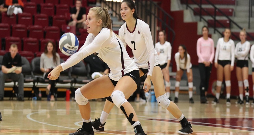 Volleyball Ends Homestand With Loss to Saint Mary’s