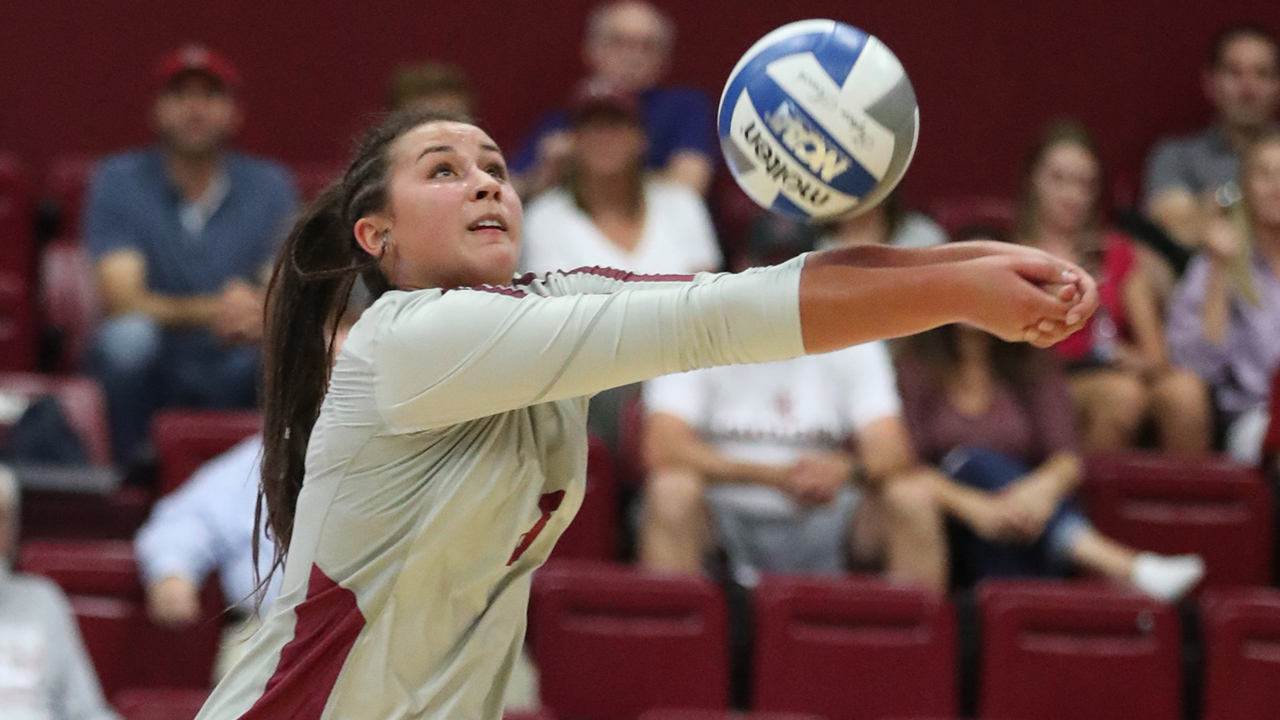 Liliana Light had her second straight double-double (31 assists, 11 digs) and fourth in six matches on Saturday night.