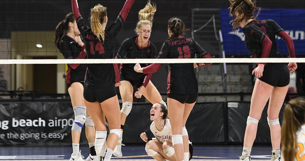 Santa Clara won the first two sets Wednesday night and fought off match point in the fifth on their way to a first-round victory in the NIVC (Photo: John Fajardo)