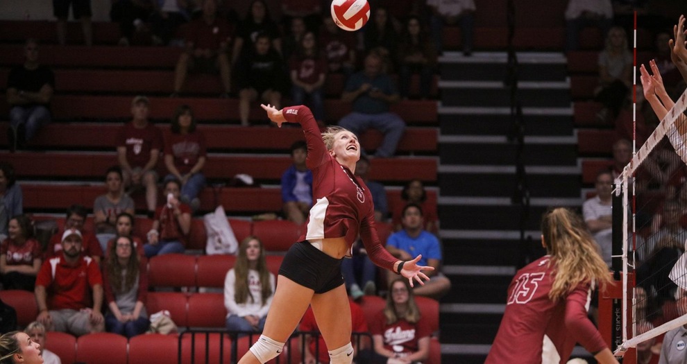 Volleyball Splits on Final Day of Fresno State Invitational