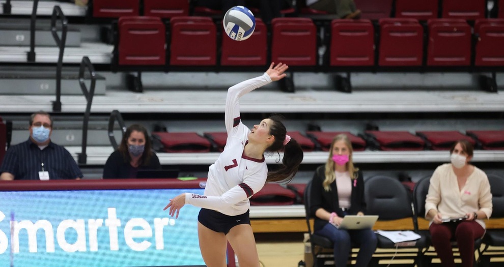 Volleyball Winning Streak Snapped at Four Against Saint Mary’s