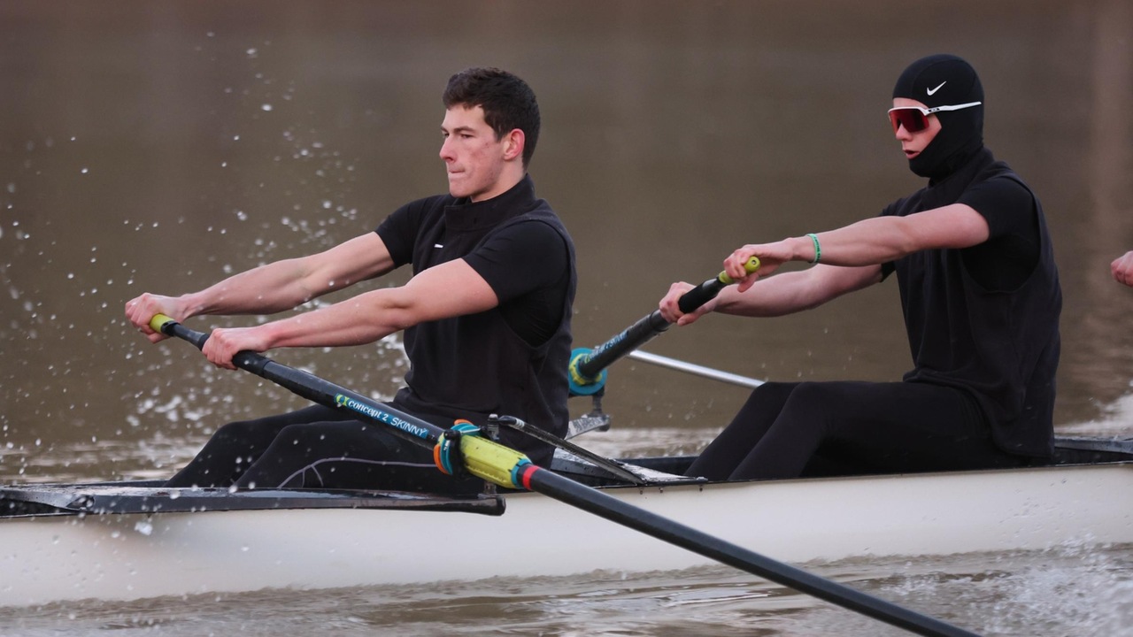 Men's Rowing Off to Newport Challenge Cup