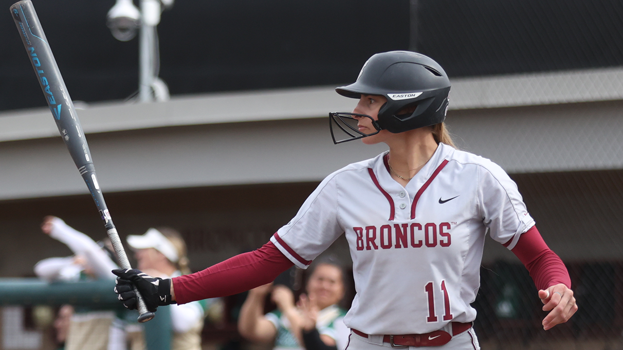 Softball Takes Series Against Pacific with 4-3 Win