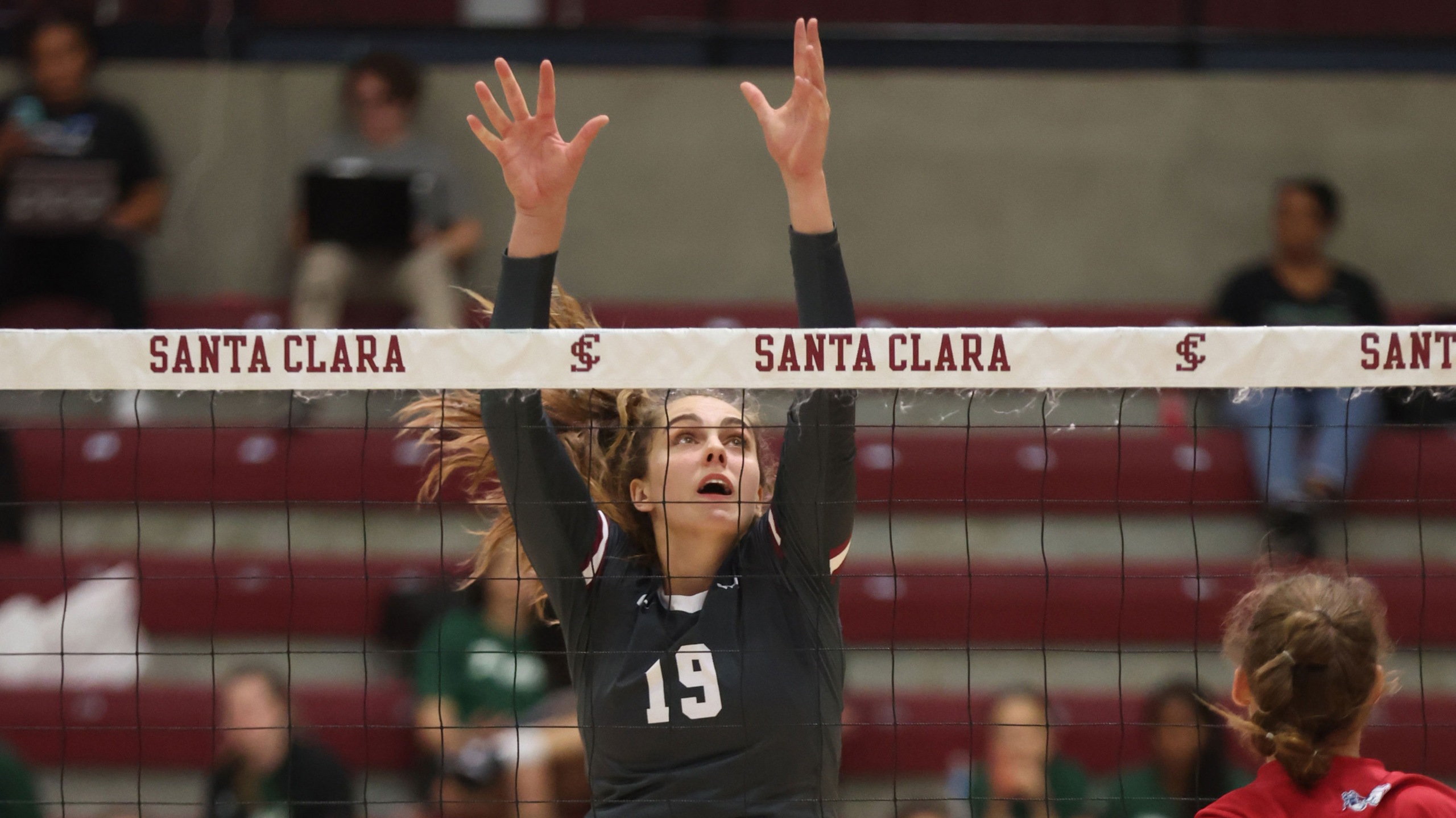 Volleyball Tops Tigers to Start WCC Play Unbeaten